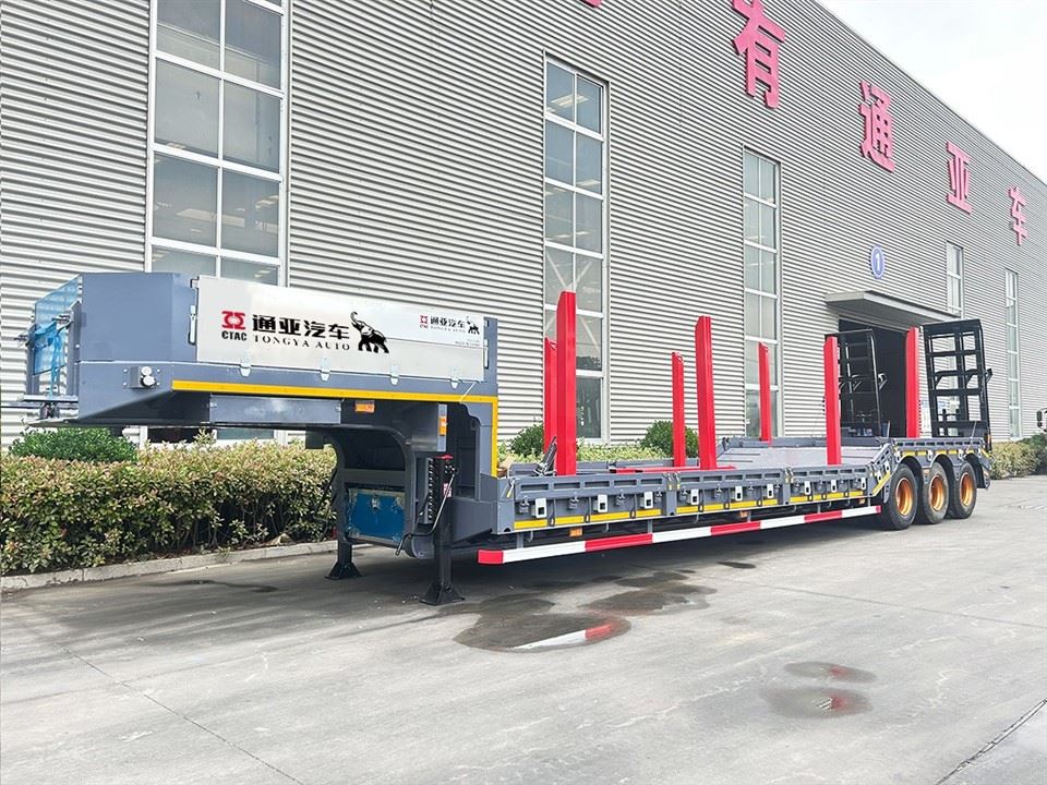 OTTC Certification Low Bed Semi Trailer With Mechanical Ladder suppliers